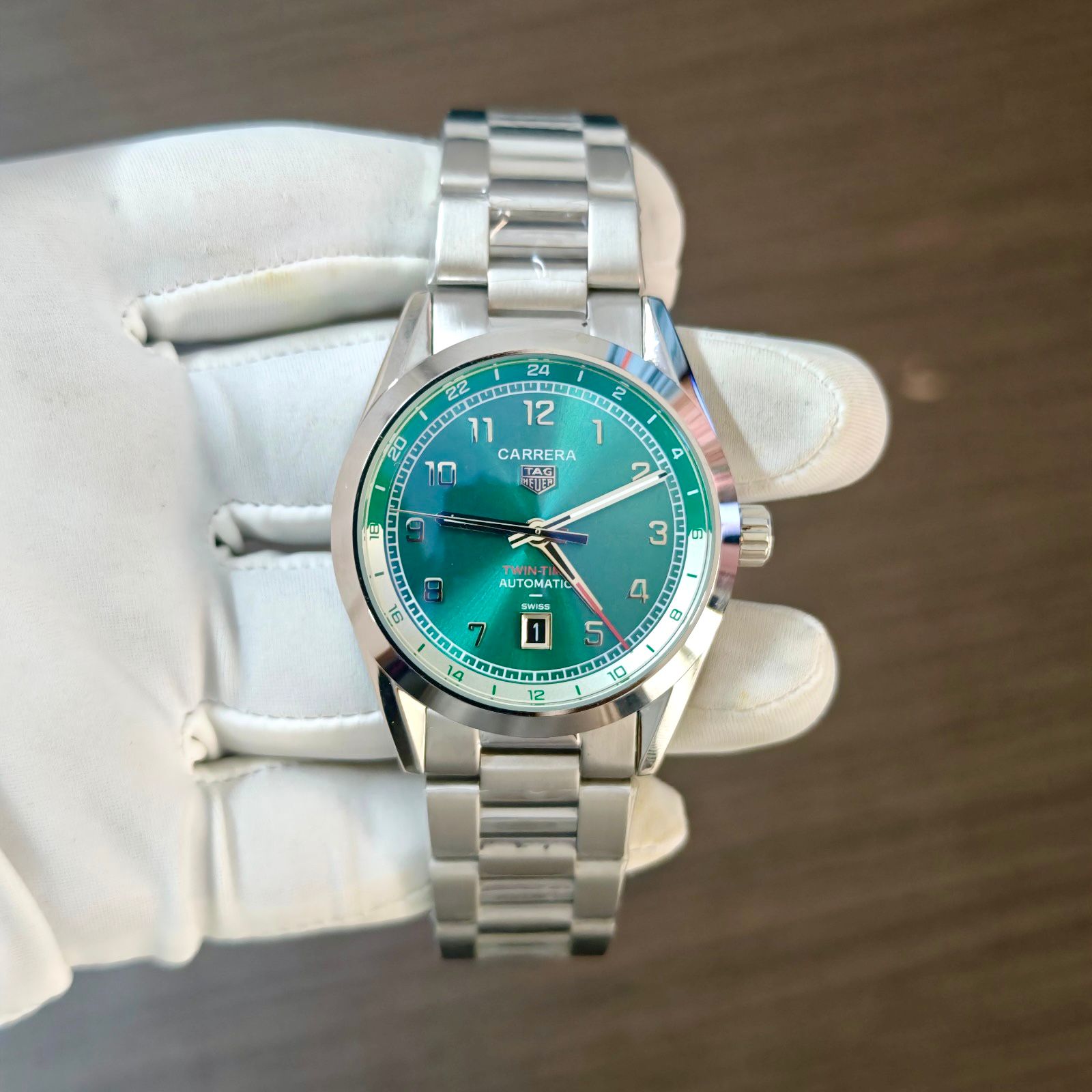 Tag heuer GMT date twin time