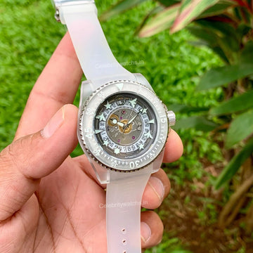 Gucci DIVE Auto YA136343 Unisex