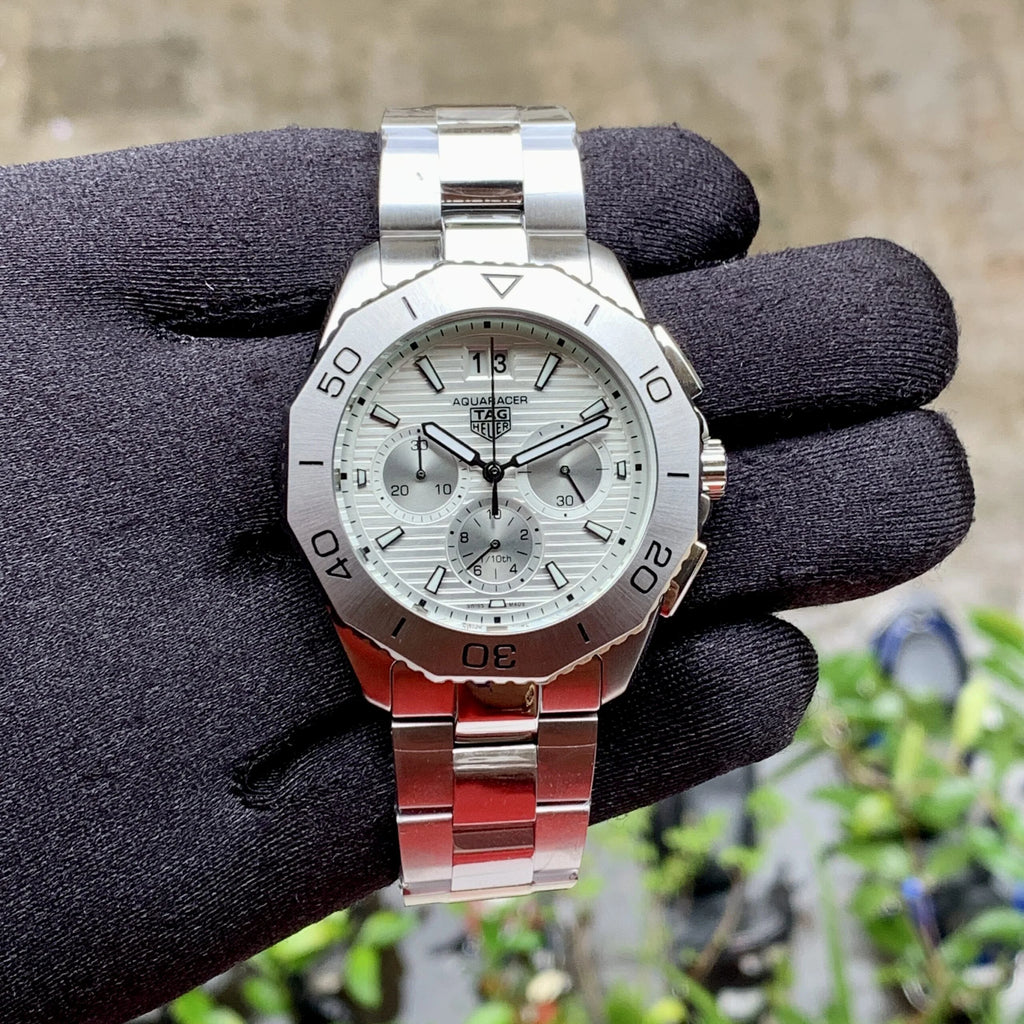 Tag Heuer Aquaracer Professional 200 Chronograph