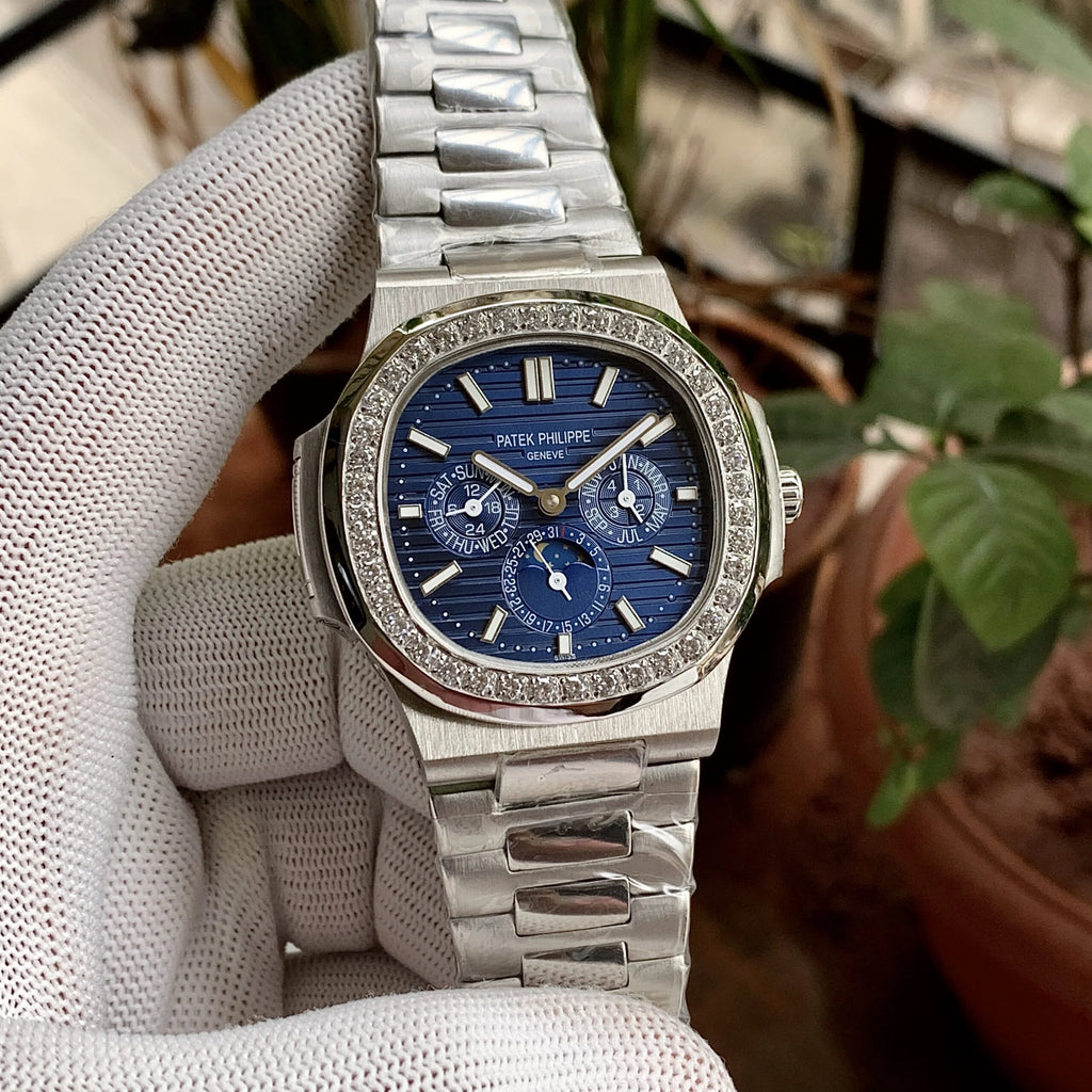 Patek Philippe NAUTILUS 5740 Diamond Bezel