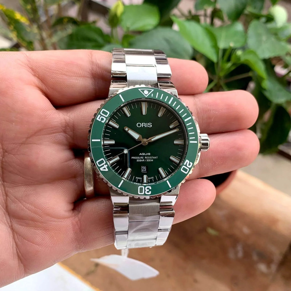 Oris AQUIS Date Caliber Green Semi ETA