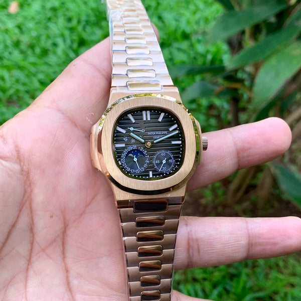 Patek Philippe 5712 Aquanaut Rose-Gold Black Dial