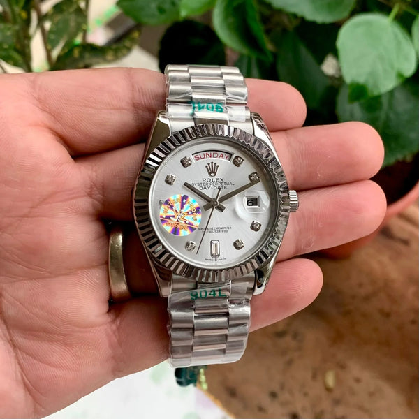 Rolex DayDate Fluted Bezel Diamond Figure Dial Yz