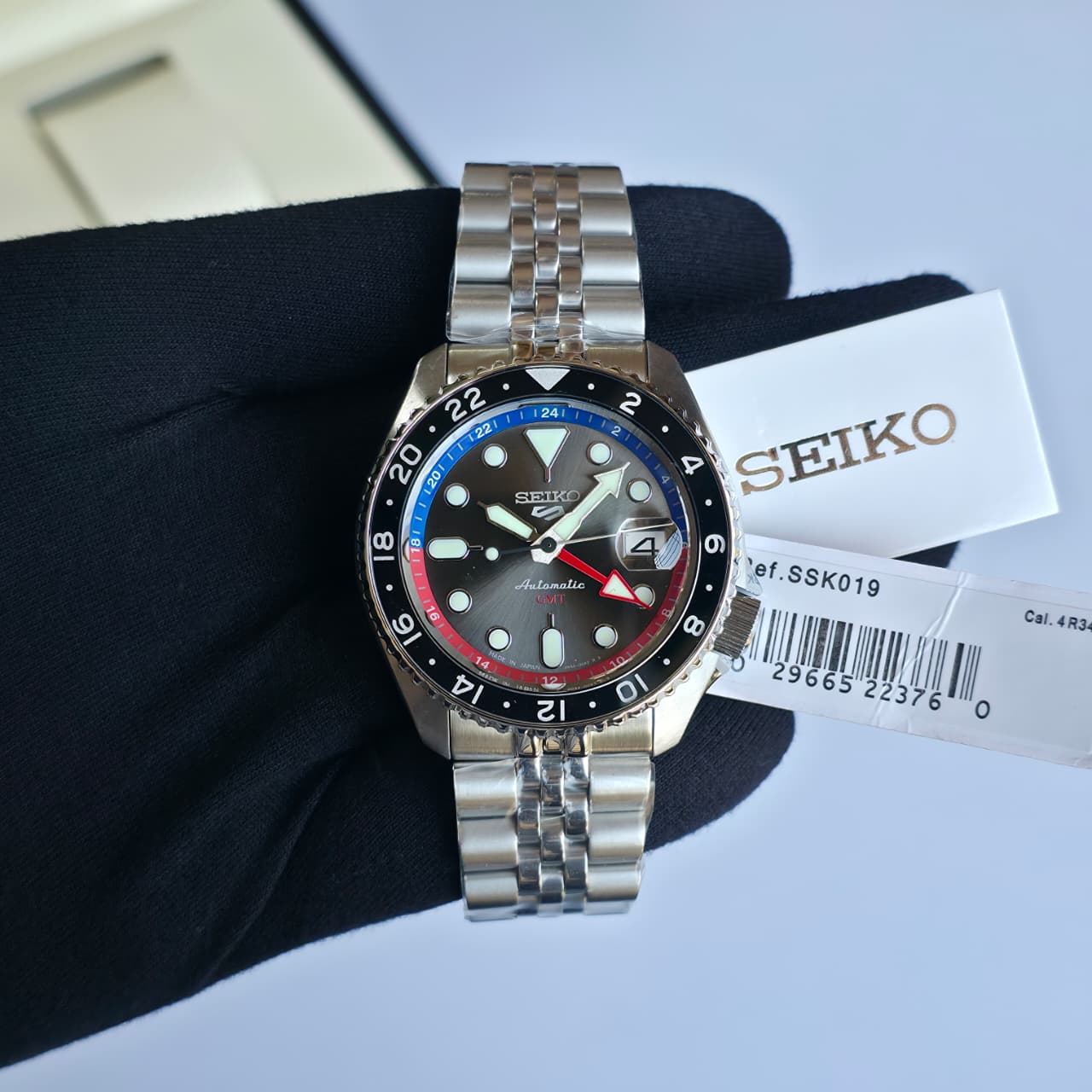 Seiko 5 GMT 42.5mm Store Quality