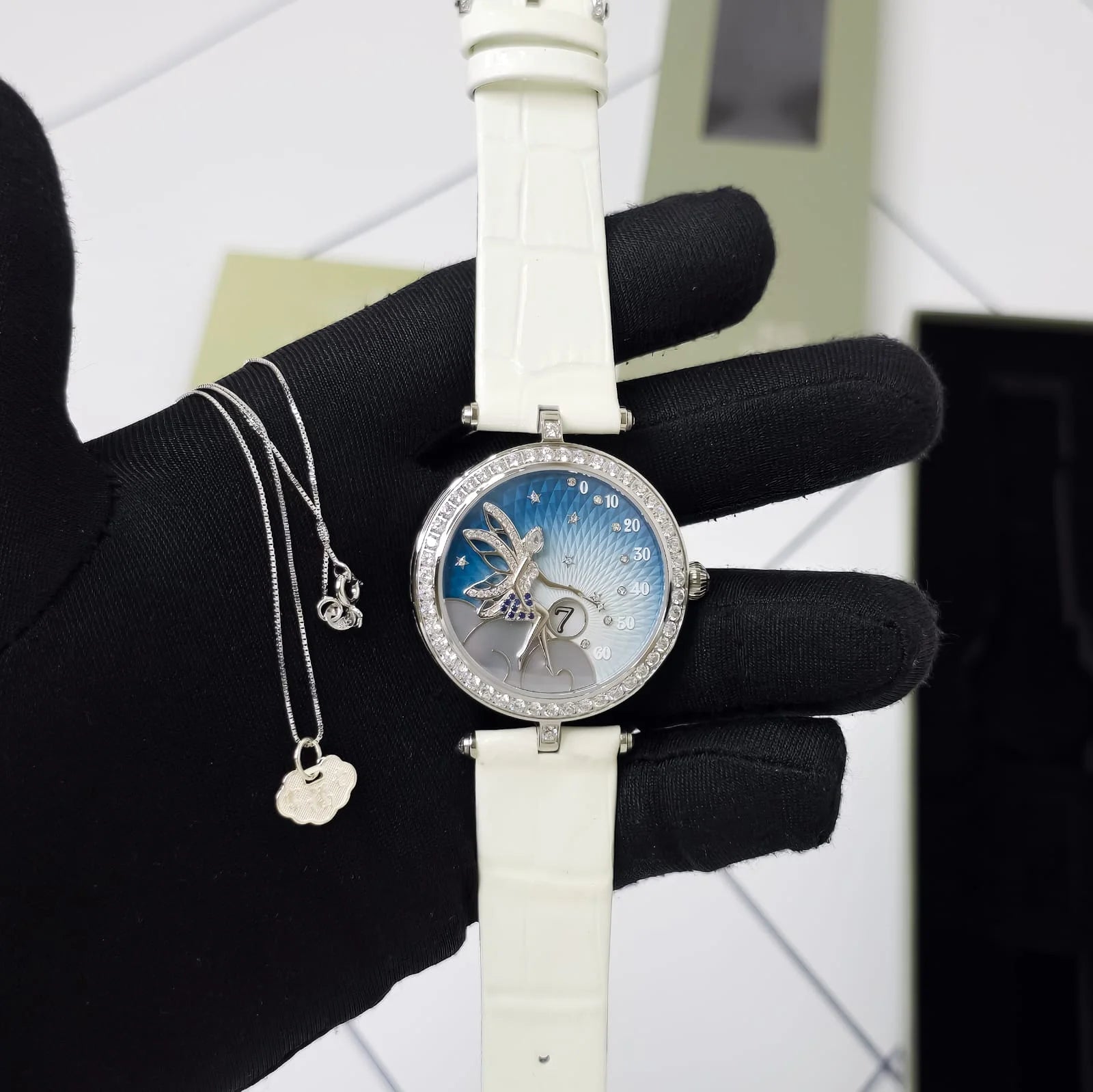 Van Cleef & Arpels Lady Féerie Swiss Quartz With Box