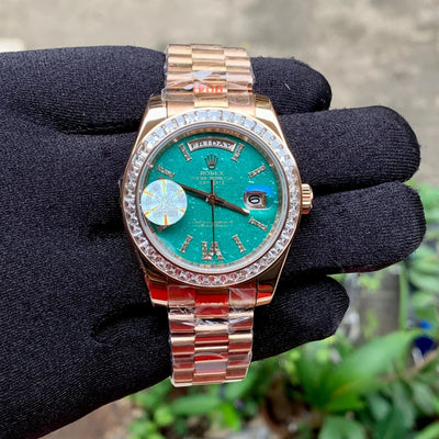Rolex DayDate Rose-Gold Diamond Figure & Bezel Yz