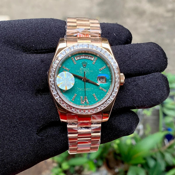 Rolex DayDate Rose-Gold Diamond Figure & Bezel Yz