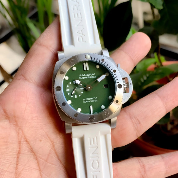Luminor Submersible Verde Militare White
