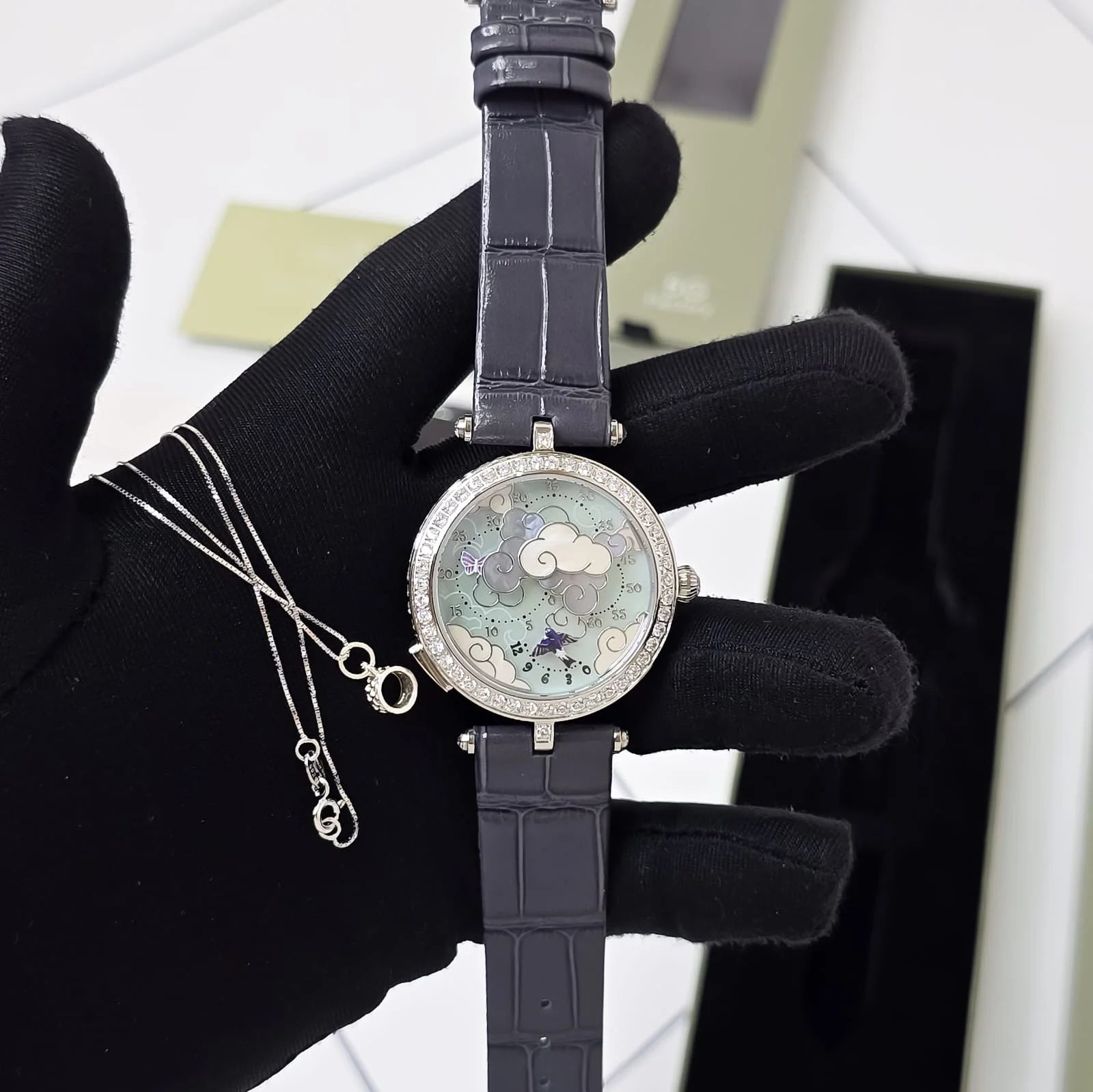 Van Cleef & Arpels Lady Arpels VCARO8OD00 Swiss Quartz With Box