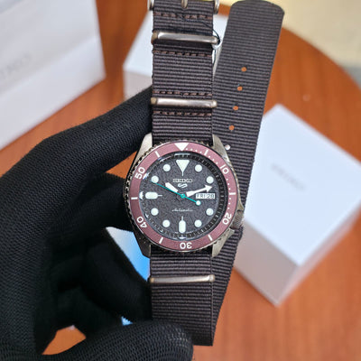 Seiko 5 Sports Street