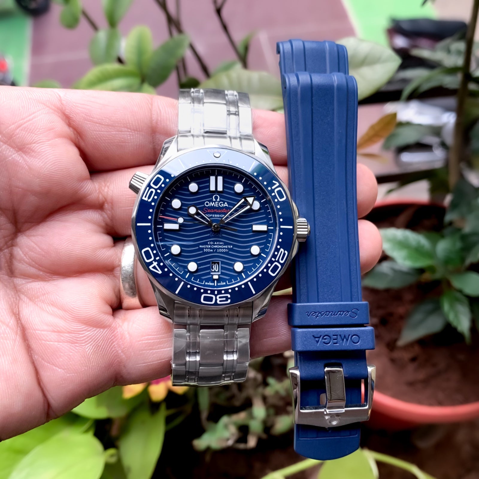 Omega Seamaster Diver 300M Co. Axial VSF Swiss ETA Comes With Extra Strap