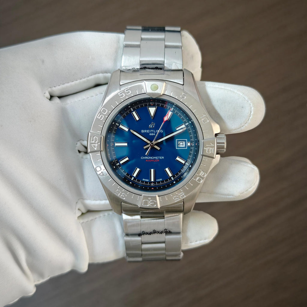 Breitling Avenger Automatic