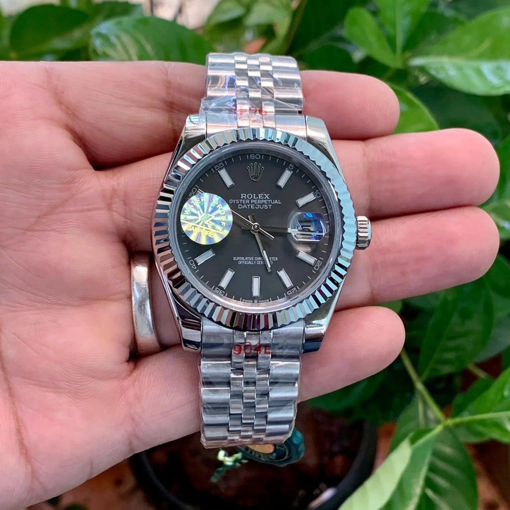 Rolex DateJust Silver-Grey Jubilee Yz